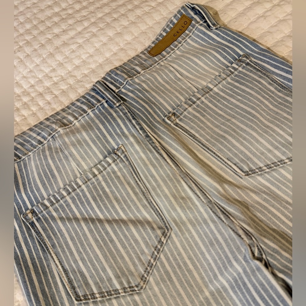 CELLO RAINA STRIPED FLARE JEANS SIZE 9. Light washed distressed. - Picture 11 of 11